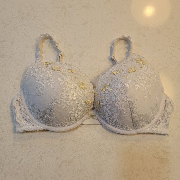 Victoria Secret White Lace Embellished Studded Push Up Bra 36D - Picture 1 of 7